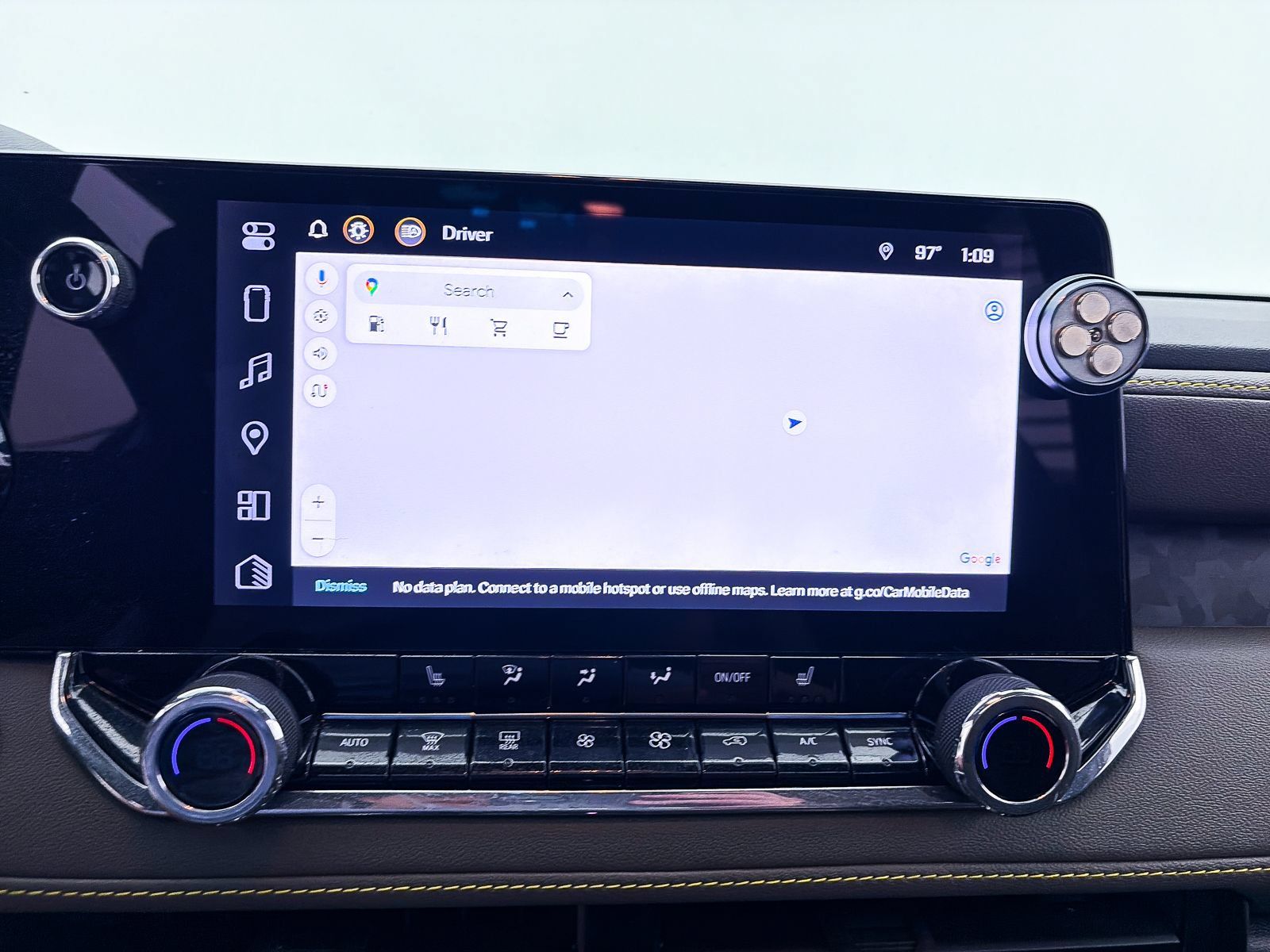 Used 2024 Chevrolet Colorado ZR2 w/ Technology Package AWD/4WD image 8