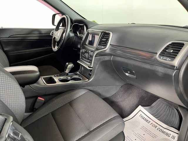 Used 2019 Jeep Grand Cherokee Laredo AWD/4WD image 42