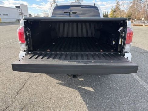 Used 2019 Toyota Tacoma Limited image 8