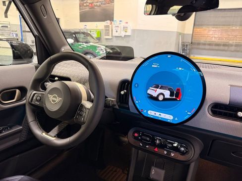 Used 2026 MINI Cooper 4-Door Hardtop image 30