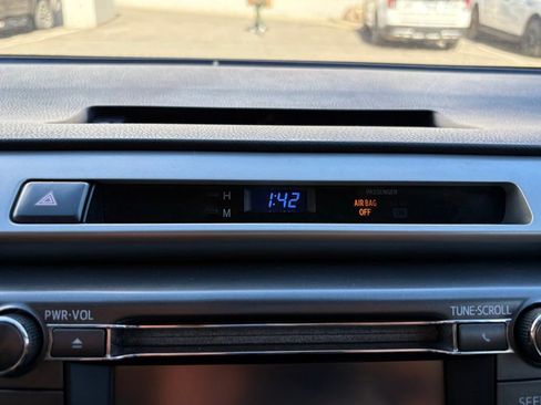 Used 2014 Toyota RAV4 XLE image 16