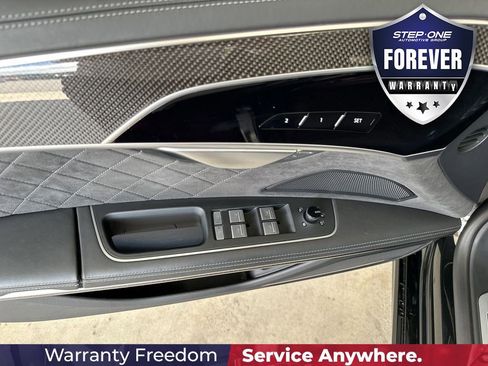Used 2024 Audi S8 AWD/4WD image 12