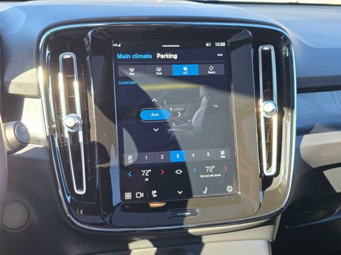 Used 2023 Volvo XC40 Recharge Ultimate image 25