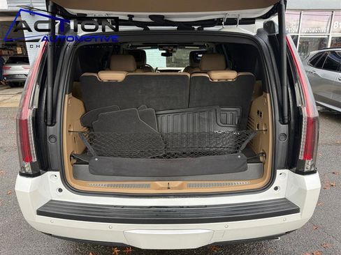 Used 2019 Cadillac Escalade Platinum image 17