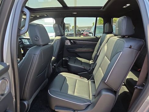 New 2026 Buick Enclave Avenir w/ Super Cruise Package FWD image 7