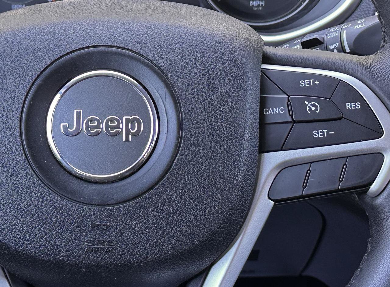 Used 2014 Jeep Cherokee Trailhawk w/ Comfort/Convenience Group AWD/4WD image 24