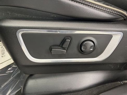 Used 2023 RAM 1500 Laramie AWD/4WD image 32