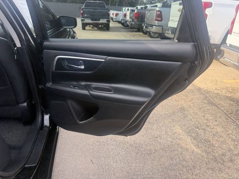 Used 2018 Nissan Altima 2.5 SR FWD image 16