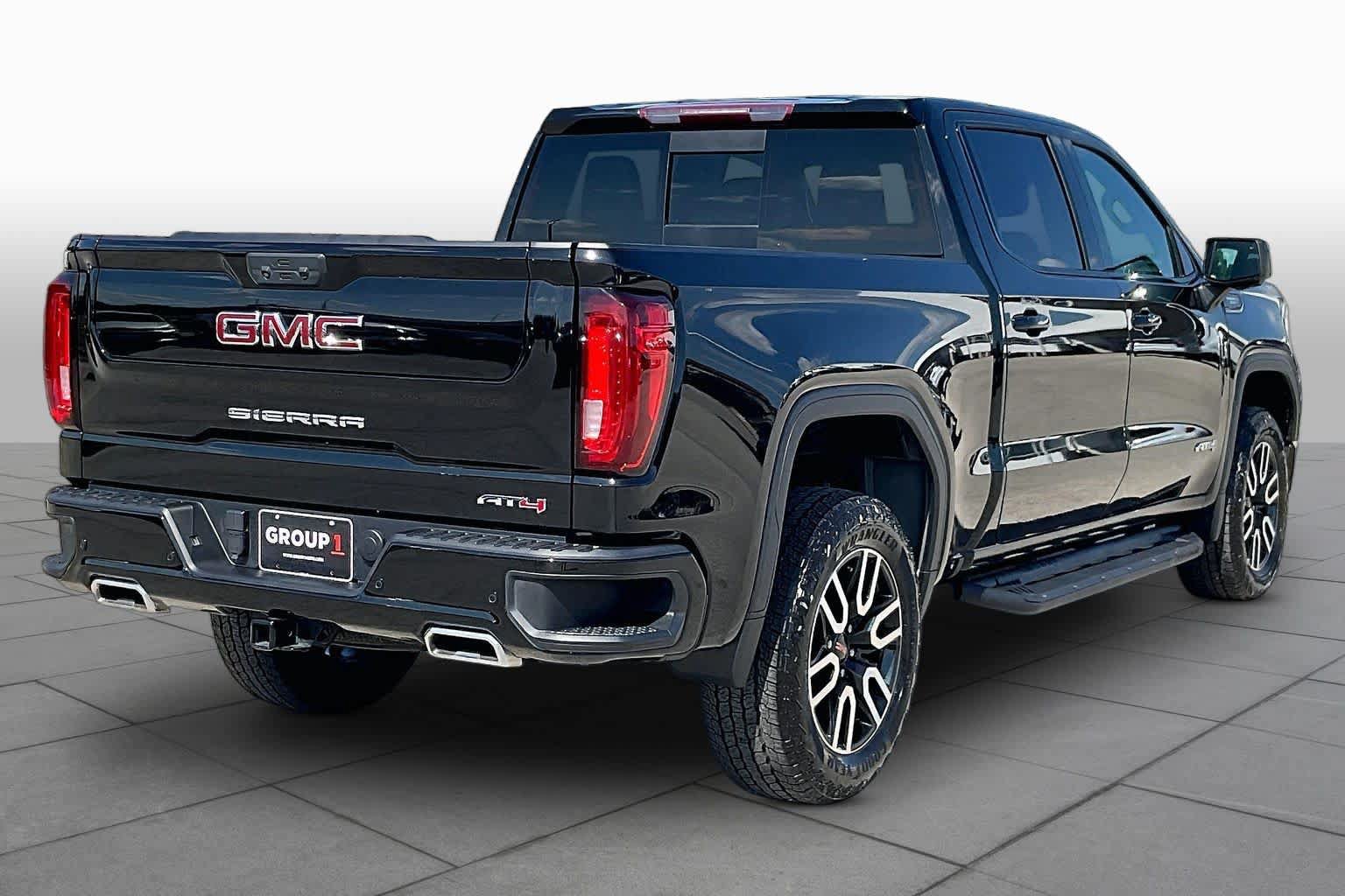 Used 2023 GMC Sierra 1500 AT4 w/ AT4 Premium Package AWD/4WD image 13