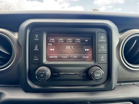 Used 2021 Jeep Wrangler Unlimited Sport image 16