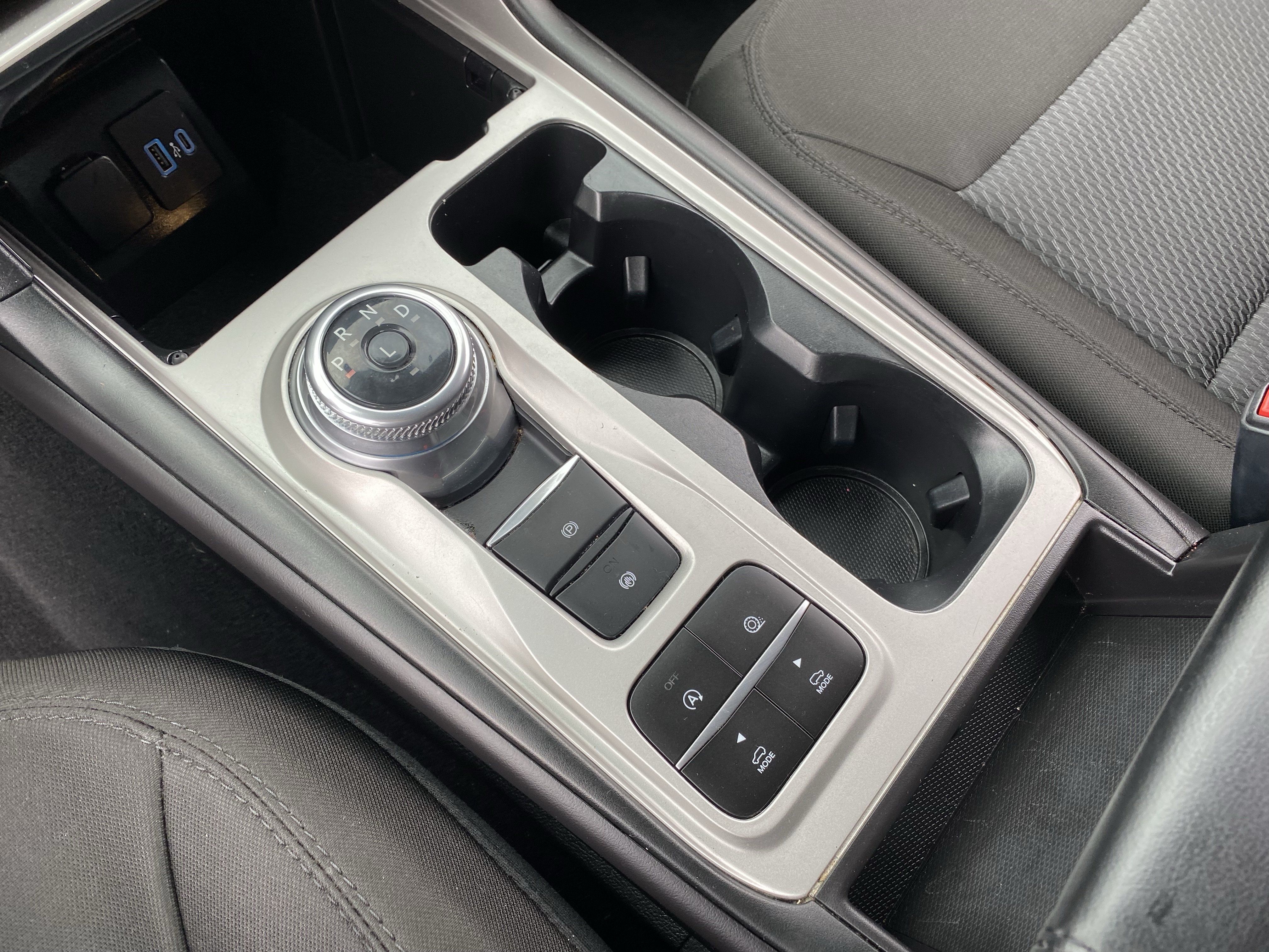 Used 2024 Ford Explorer XLT RWD image 28