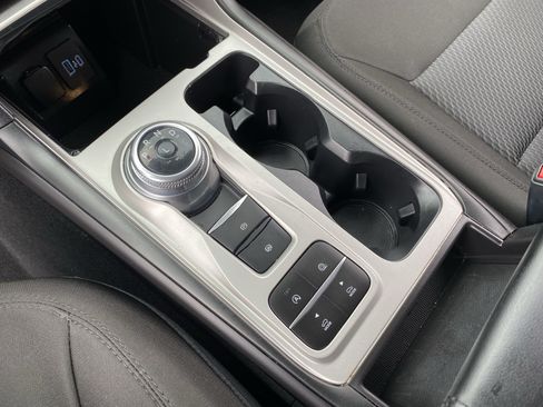 Used 2024 Ford Explorer XLT RWD image 28