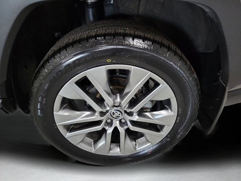 Used 2023 Toyota RAV4 XLE Premium FWD image 6