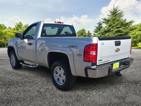 Used 2010 Chevrolet Silverado 1500 W/T w/ LS Package image 5