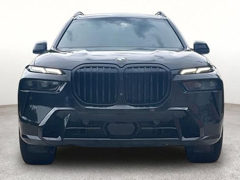 Used 2025 BMW X7 xDrive40i w/ M Sport Package AWD/4WD image 4