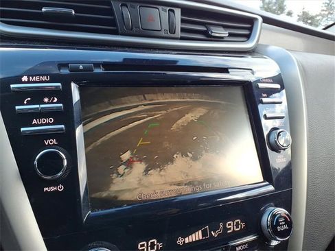 Used 2023 Nissan Murano S image 18