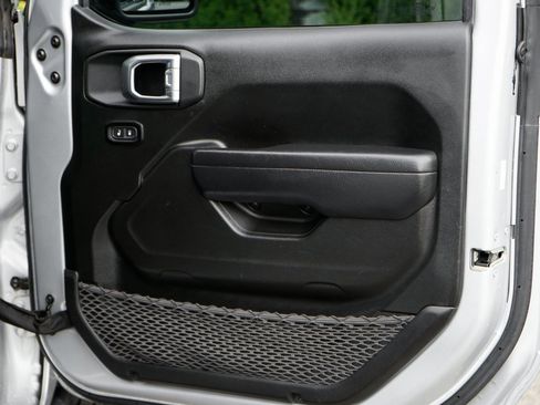 Used 2024 Jeep Gladiator Rubicon w/ Convenience Group image 41