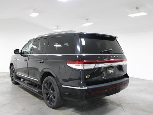Used 2022 Lincoln Navigator Reserve AWD/4WD image 7