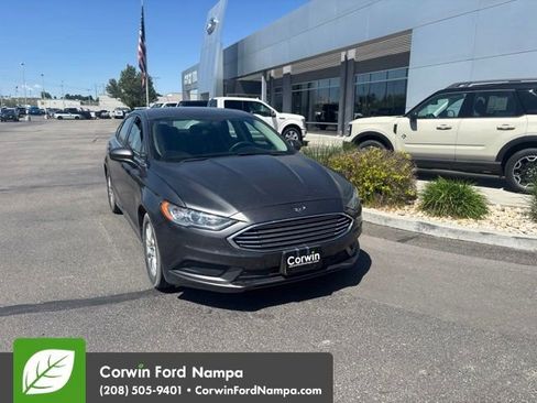 Used 2018 Ford Fusion S FWD image 4