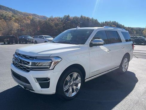 Certified 2022 Ford Expedition Platinum image 2