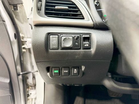 Used 2018 Nissan Sentra S image 13