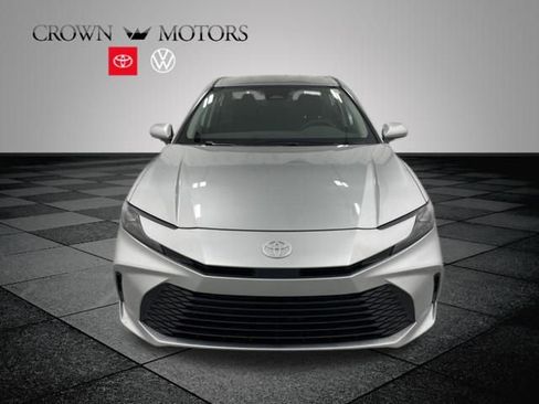 Used 2025 Toyota Camry LE image 2