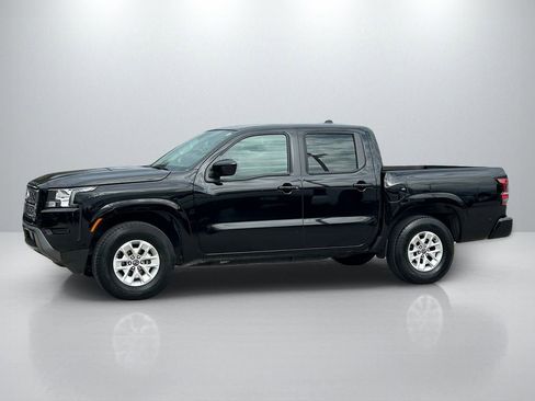 Used 2024 Nissan Frontier SV image 8