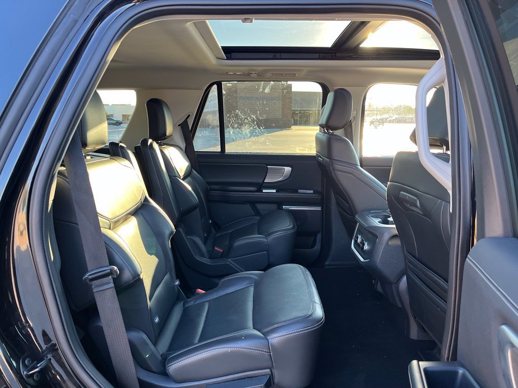 Used 2025 Ford Expedition Platinum AWD/4WD image 15