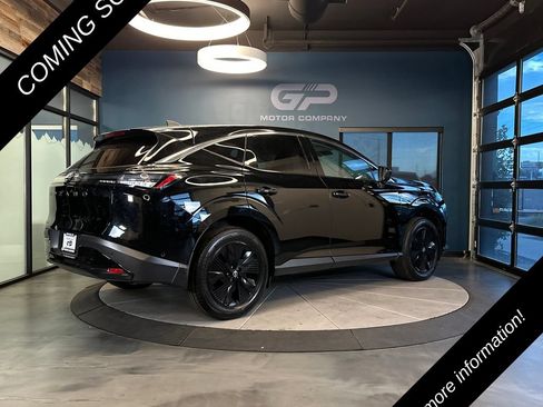 Used 2025 Nissan Murano SV AWD/4WD image 3