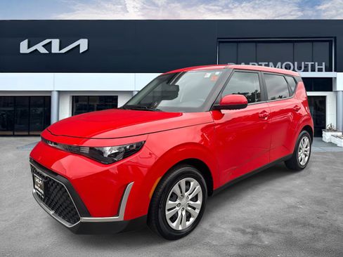 Used 2023 Kia Soul LX image 1