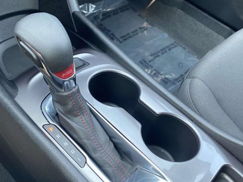 Used 2021 Chevrolet Malibu RS FWD image 26