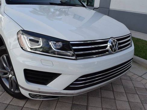 Used 2016 Volkswagen Touareg TDI AWD/4WD image 8