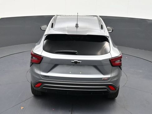 Used 2025 Chevrolet Trax RS w/ Sunroof Package FWD image 14