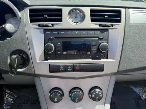 Used 2008 Chrysler Sebring Touring FWD image 7