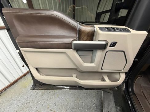 Used 2019 Ford F250 Limited w/ FX4 Off-Road Package AWD/4WD image 7
