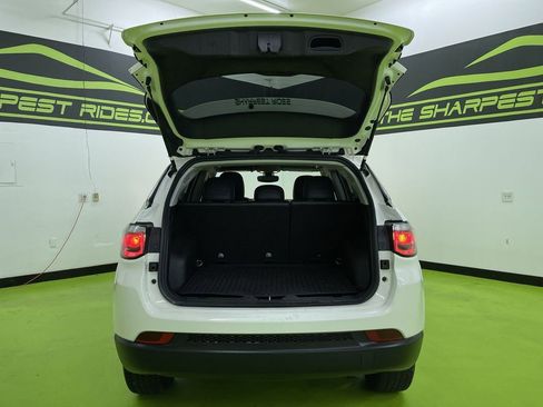 Used 2019 Jeep Compass Latitude w/ Popular Equipment Group image 9