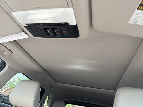 Used 2023 Nissan Rogue SL FWD image 23