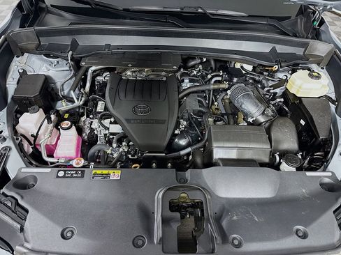 Used 2025 Toyota Grand Highlander AWD Hybrid image 31