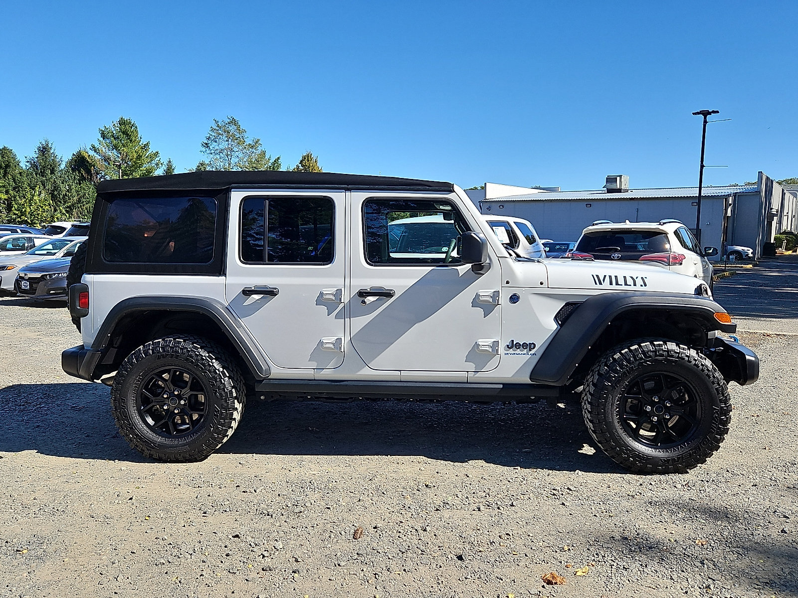Used 2024 Jeep Wrangler Unlimited AWD/4WD image 8