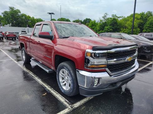 Used 2018 Chevrolet Silverado 1500 LT w/ All Star Edition AWD/4WD image 3
