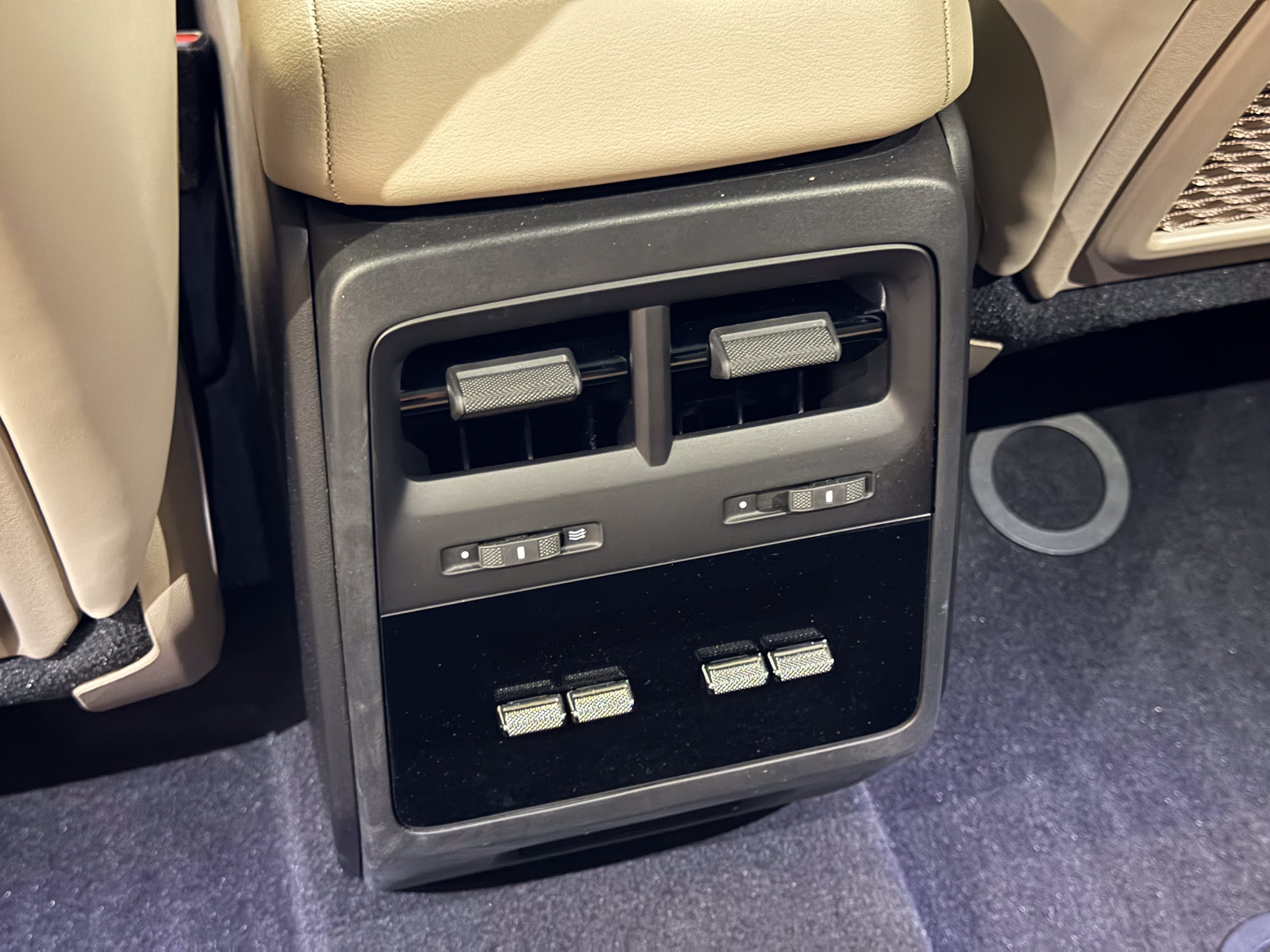 Certified 2026 Porsche Macan 4 Electric AWD/4WD image 24