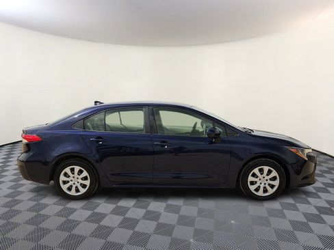 Used 2021 Toyota Corolla LE image 5