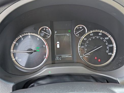 Used 2020 Lexus GX 460 Luxury image 18