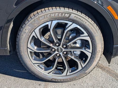New 2026 Lincoln Nautilus Reserve AWD/4WD image 11