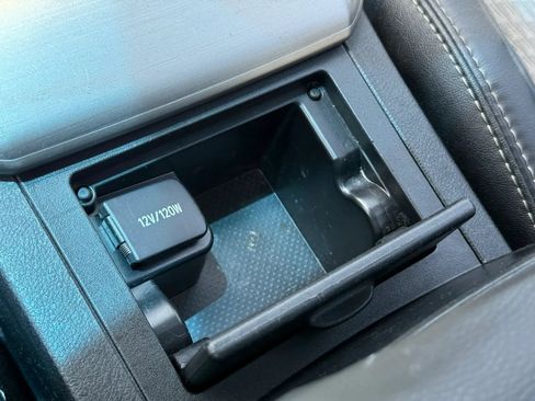 Used 2012 Toyota Camry SE FWD image 18