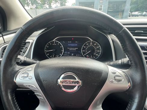 Used 2018 Nissan Murano SV AWD/4WD image 19