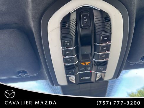 Used 2018 Porsche Cayenne Turbo AWD/4WD image 45