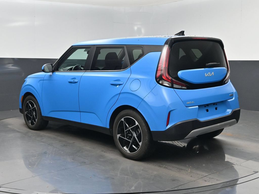 Used 2023 Kia Soul EX FWD image 4