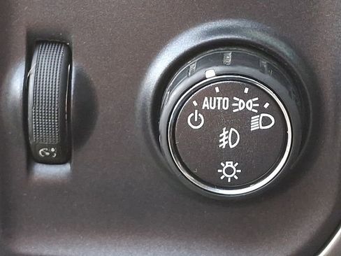 Used 2015 Chevrolet Silverado 1500 High Country w/ High Country Premium Package image 23