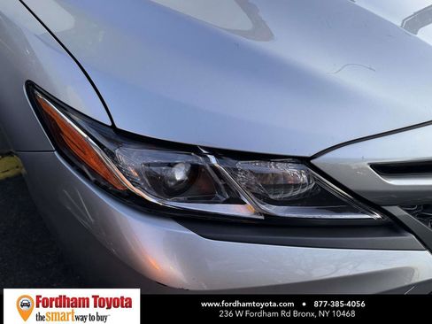 Used 2018 Toyota Camry SE image 4
